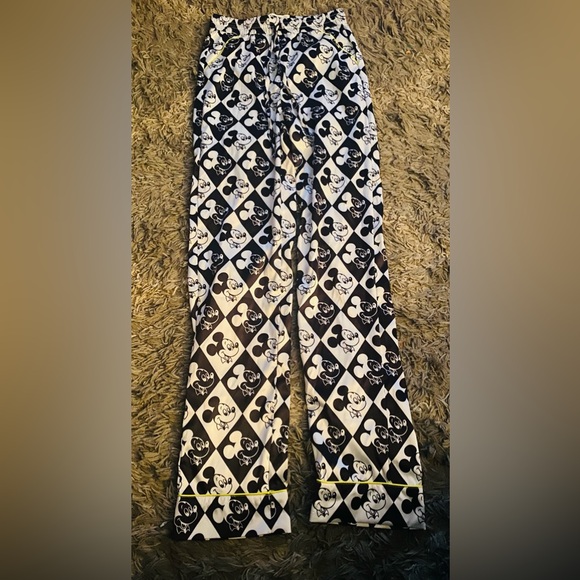 Disney Store Mickey Mouse satin Pajama pants with pockets & draw string waist xs - Picture 2 of 6